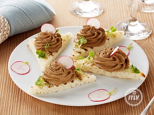 Паштет из печени индейки с хрустящими крутонами