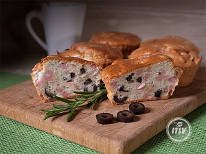 Маффины с маслинами и ветчиной