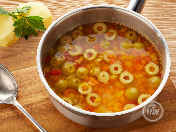 Сырный суп с оливками с перцем и хрустящими крутонами - Шаг 4