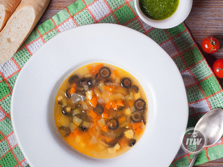 Овощной суп с маслинами и соусом песто - Шаг 5