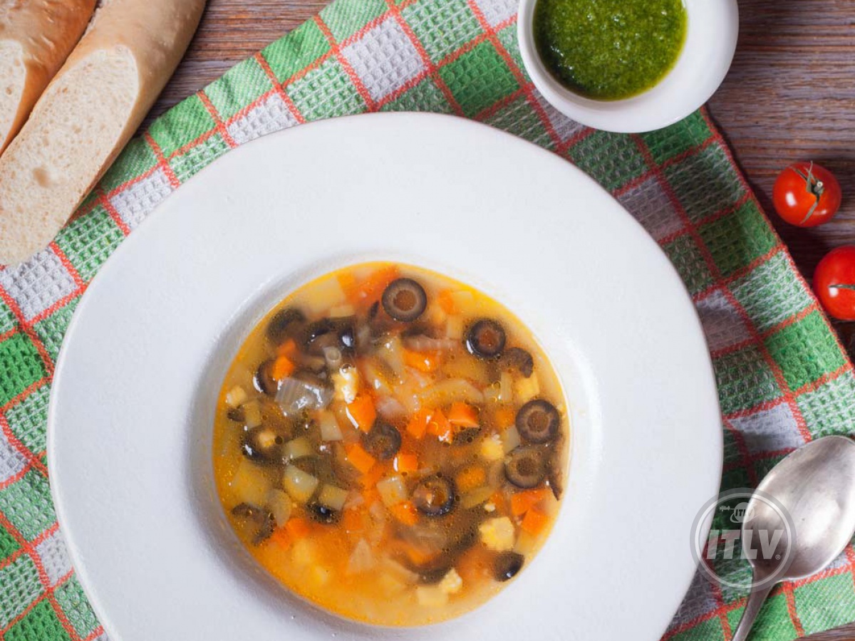 Овощной суп с песто